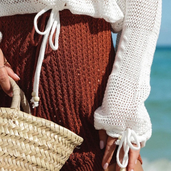 VICI - ISLAND ESCAPE LIGHTWEIGHT KNIT TOP - Picture 2 of 9